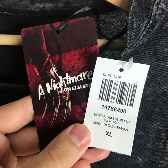 Nightmare On Elm Street NWT Women's Junior XL Asymmetrical Cutout Wash Top - Picture 5 of 10